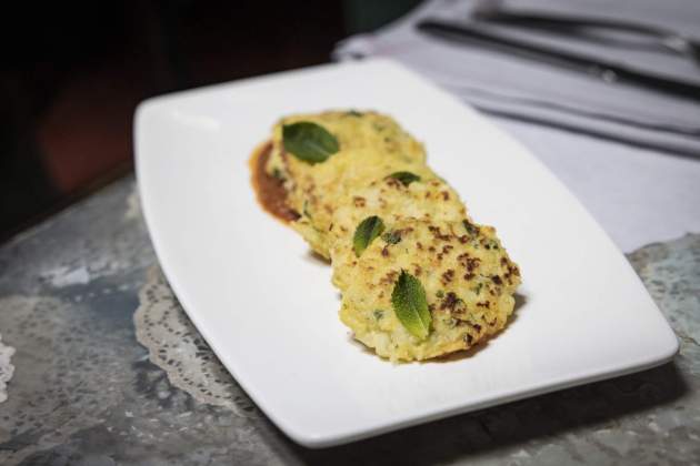 Ada Parellada, Bacalao tortitas / Foto: Carlos Baglietto Ada Parellada, Bacalao tortitas / Foto: Carlos Baglietto