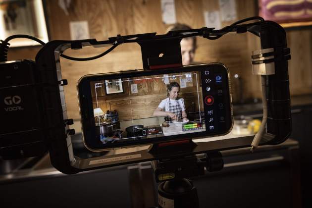 Ada Parellada, grabación / Foto: Carlos Baglietto Ada Parellada, grabación / Foto: Carlos Baglietto