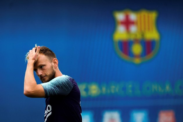 Rakitic entrenamiento Barça EFE