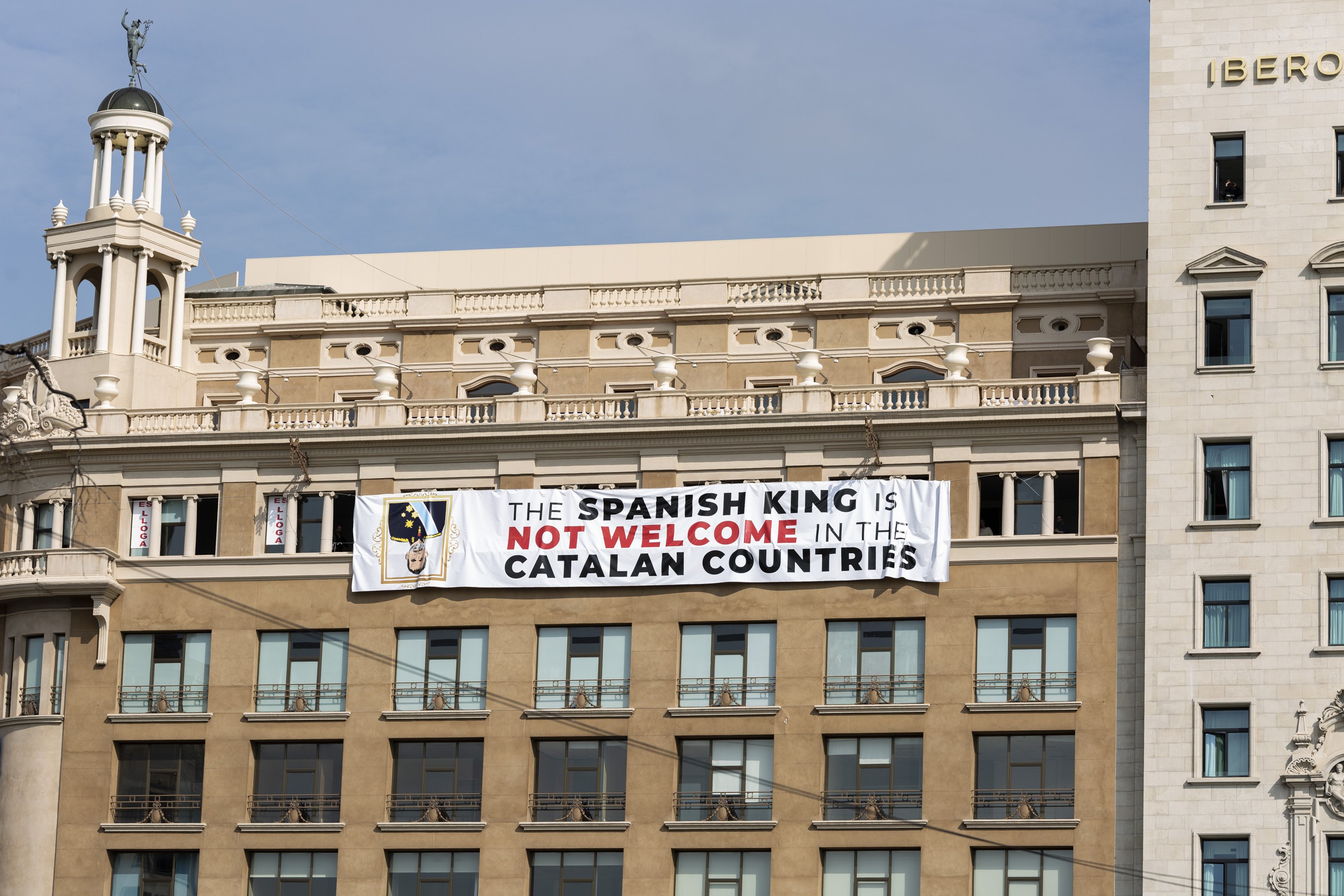 Els Mossos informen l'Audiència Nacional de la pancarta contra el rei