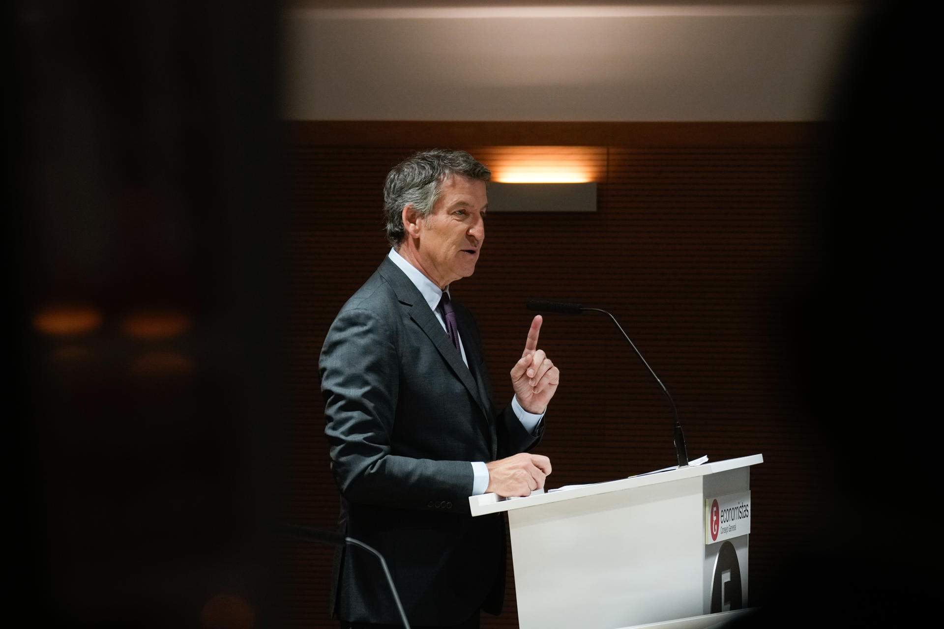 Feijóo, sobre els whatsapps de Sánchez: “Si el PSOE s’assemblés més a Lambán, li aniria molt millor a Espanya”