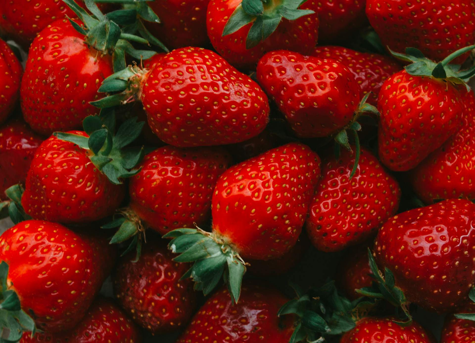 La trampa que muchos no ven al comprar fresas: así te están engañando