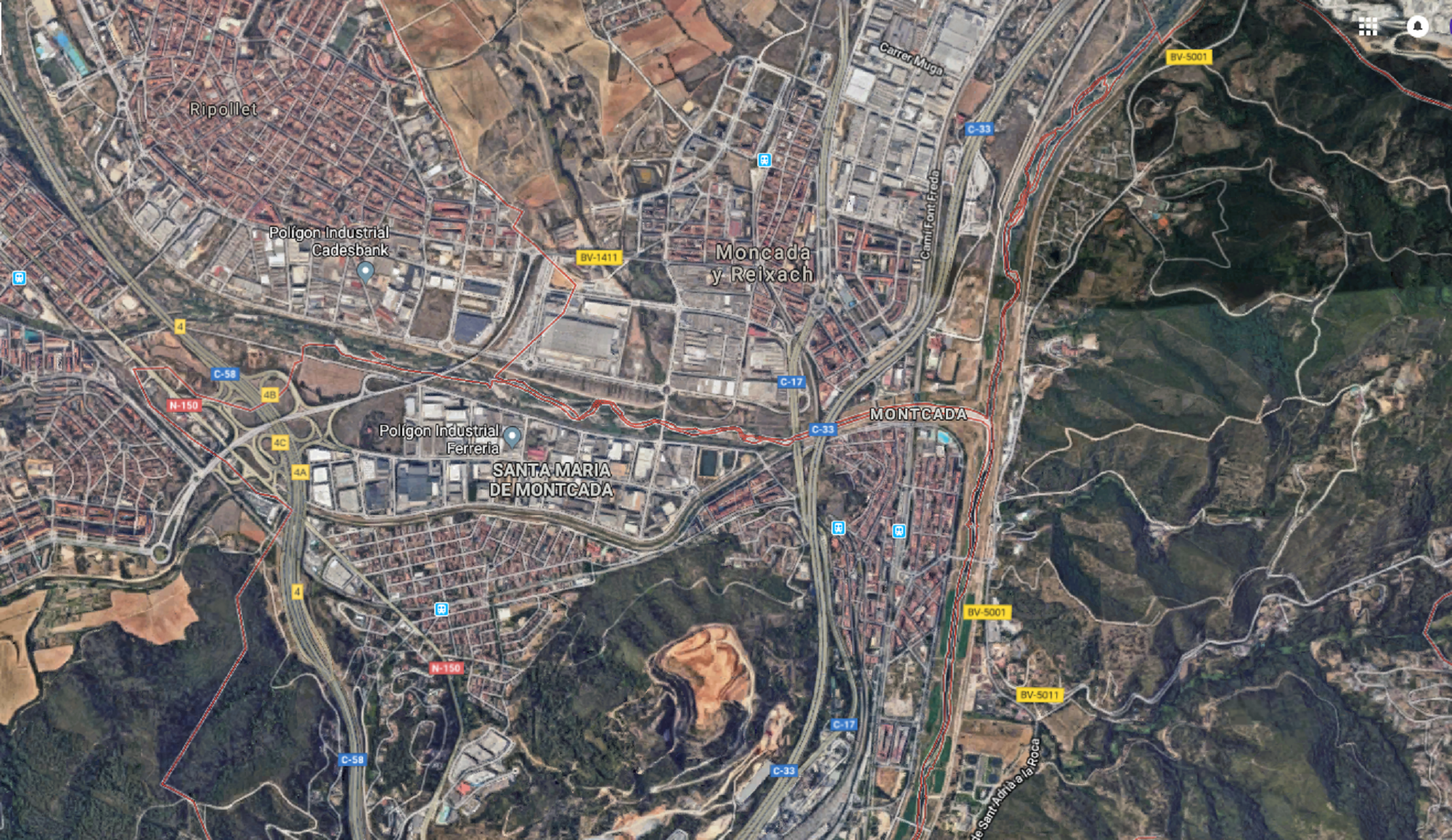 Un incendio calcina ocho autocaravanas en Montcada i Reixac