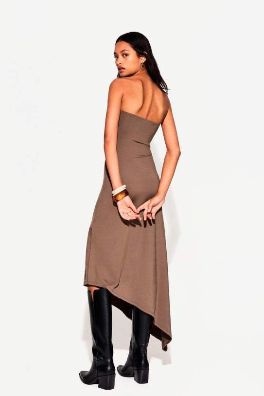 Vestido midi bandeau asimétrico Vestido midi bandeau asimétrico