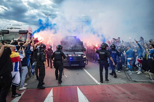 Lleada autobús Espanyol derbi Barça / Foto: Carlos Baglietto Lleada autobús Espanyol derbi Barça / Foto: Carlos Baglietto