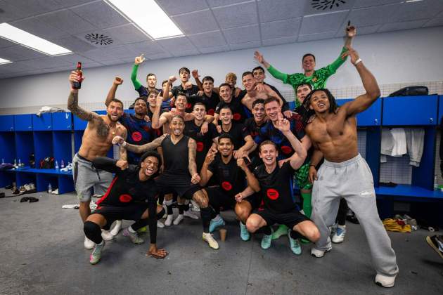 iñigo martinez foto barça vestuari ceelebració