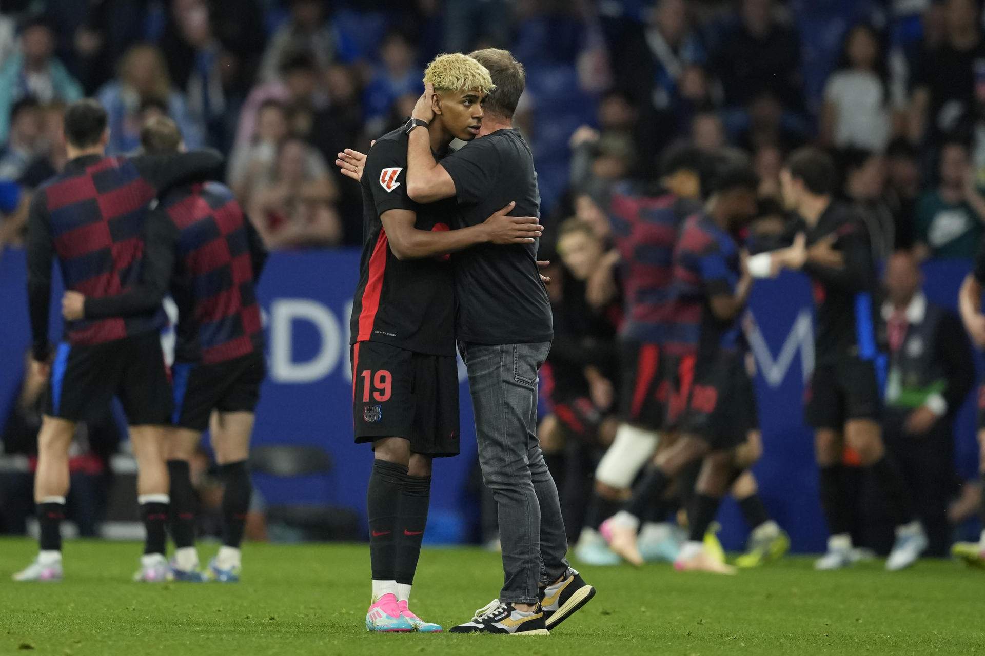 Lamine Yamal frena una salida en el Barça: lo quiere en el equipo
