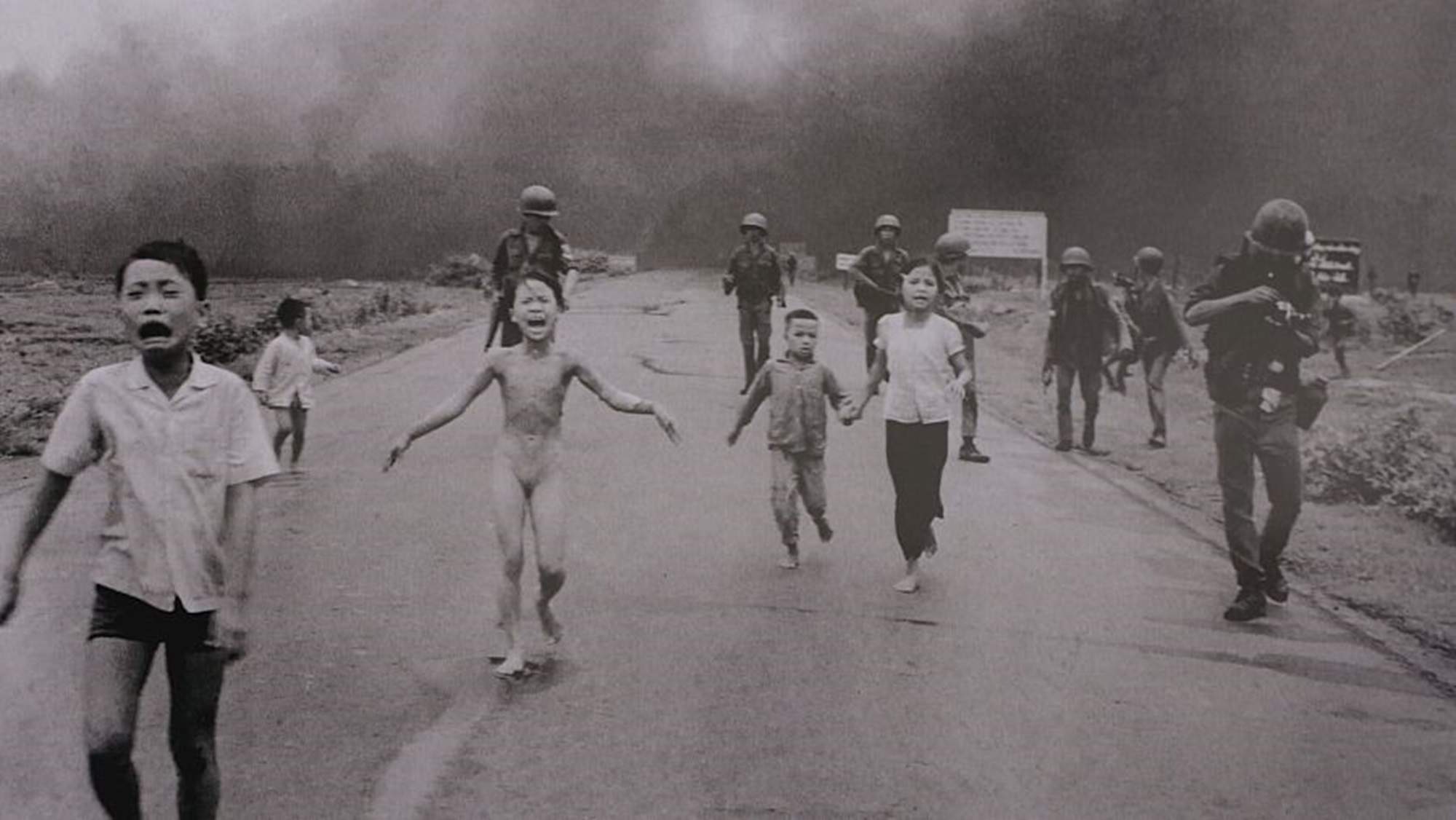 World Press Photo suspèn l'autoria de la foto de la nena fugint al Vietnam: de qui és realment?