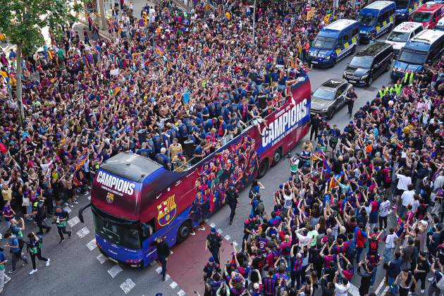 La rua del Barça, multitudinària / Foto: Pau de la Calle La rua del Barça, multitudinària / Foto: Pau de la Calle