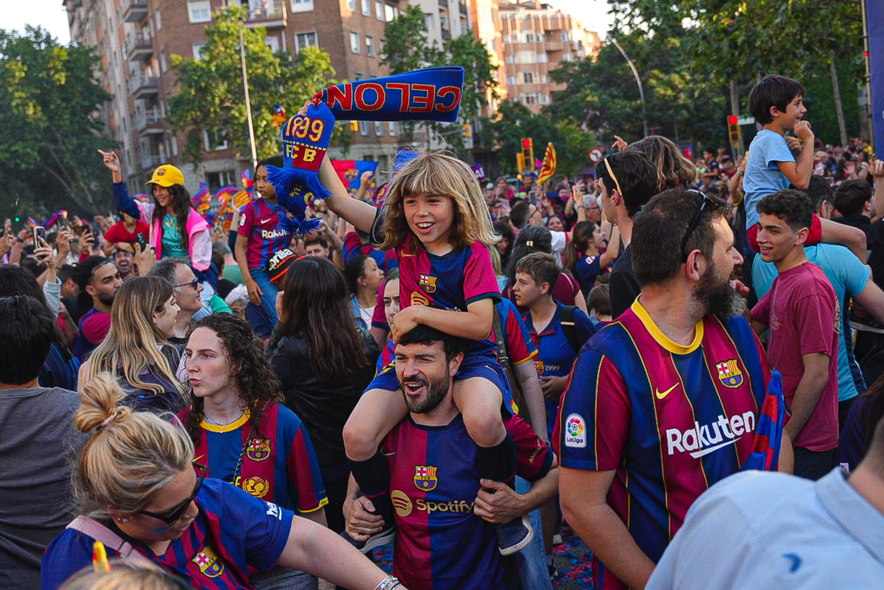 Barça rua celebracio tres titols pau de la calle