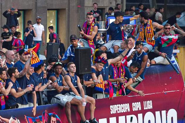 Barça bengala celebracio rua pau de la calle Barça bengala celebracio rua pau de la calle