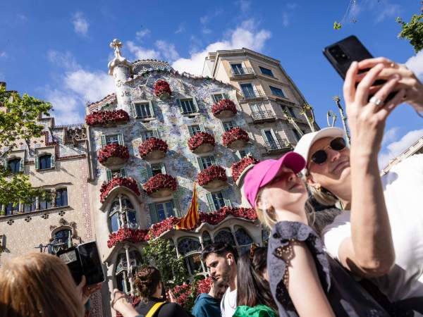 Sant Jordi 2025 Barcelona Casa Batlló roses foto carlos baglietto