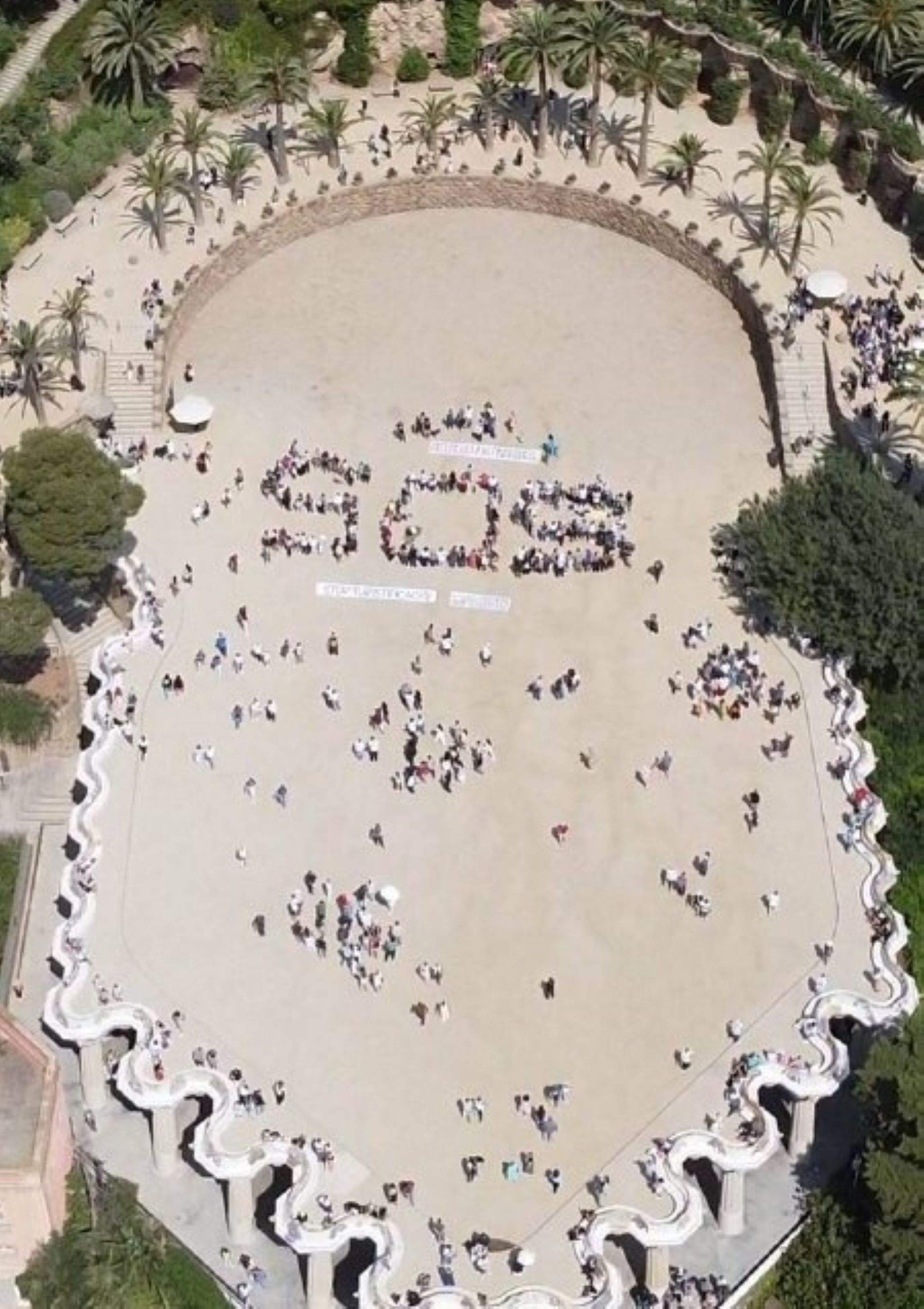 SOS al Park Güell contra la massificació turística i la privatització
