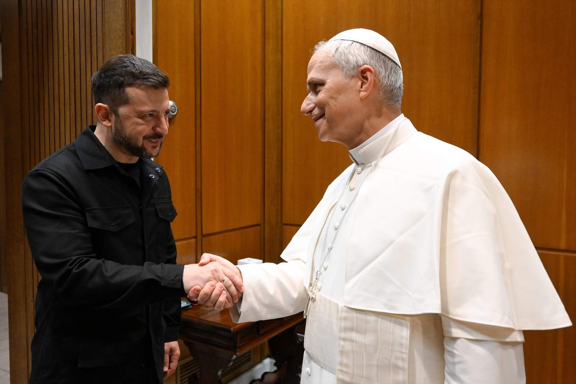 Zelenski s'agafa a "la veu de la Santa Seu" per a posar fi a la guerra amb Rússia