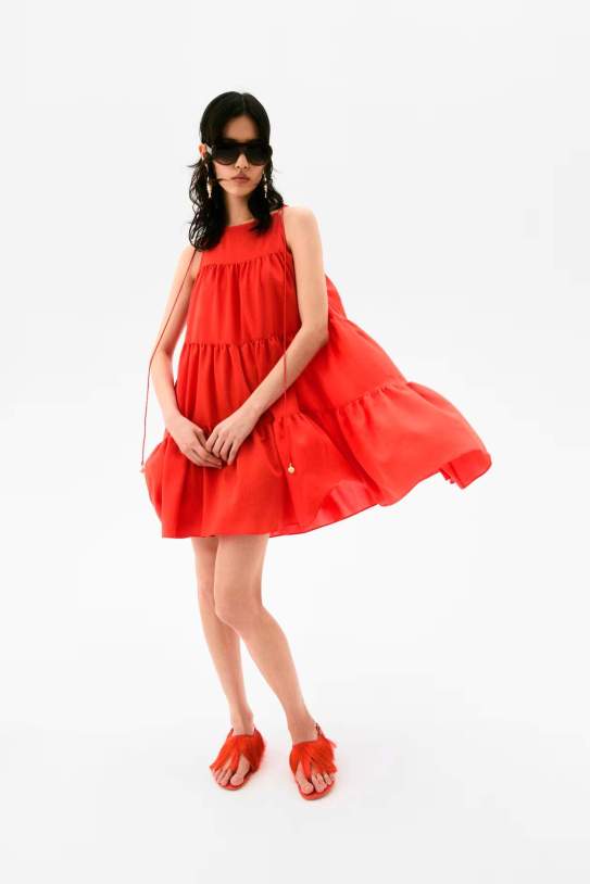 Vestit esglaonat de tall|cort evasé1 Vestit esglaonat de tall|cort evasé1