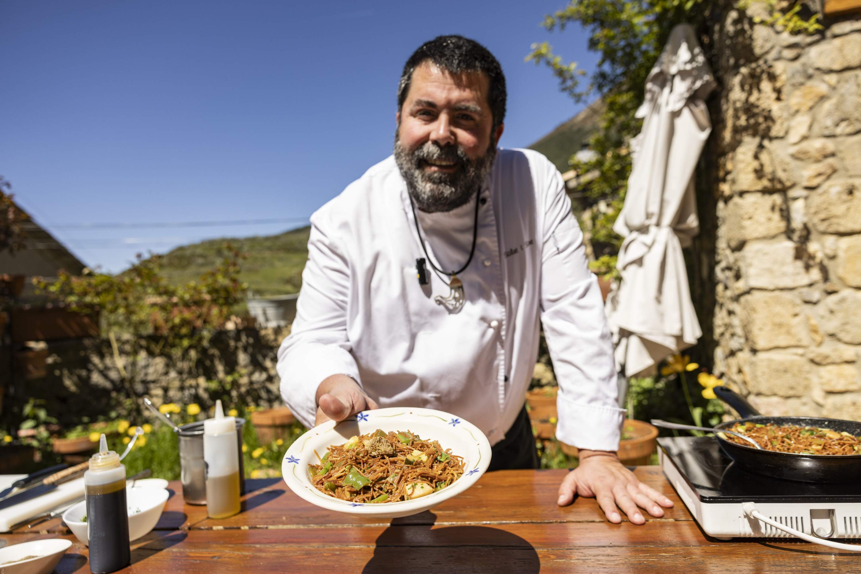 Una fideuada de muntanya que pots fer amb productes de la terra
