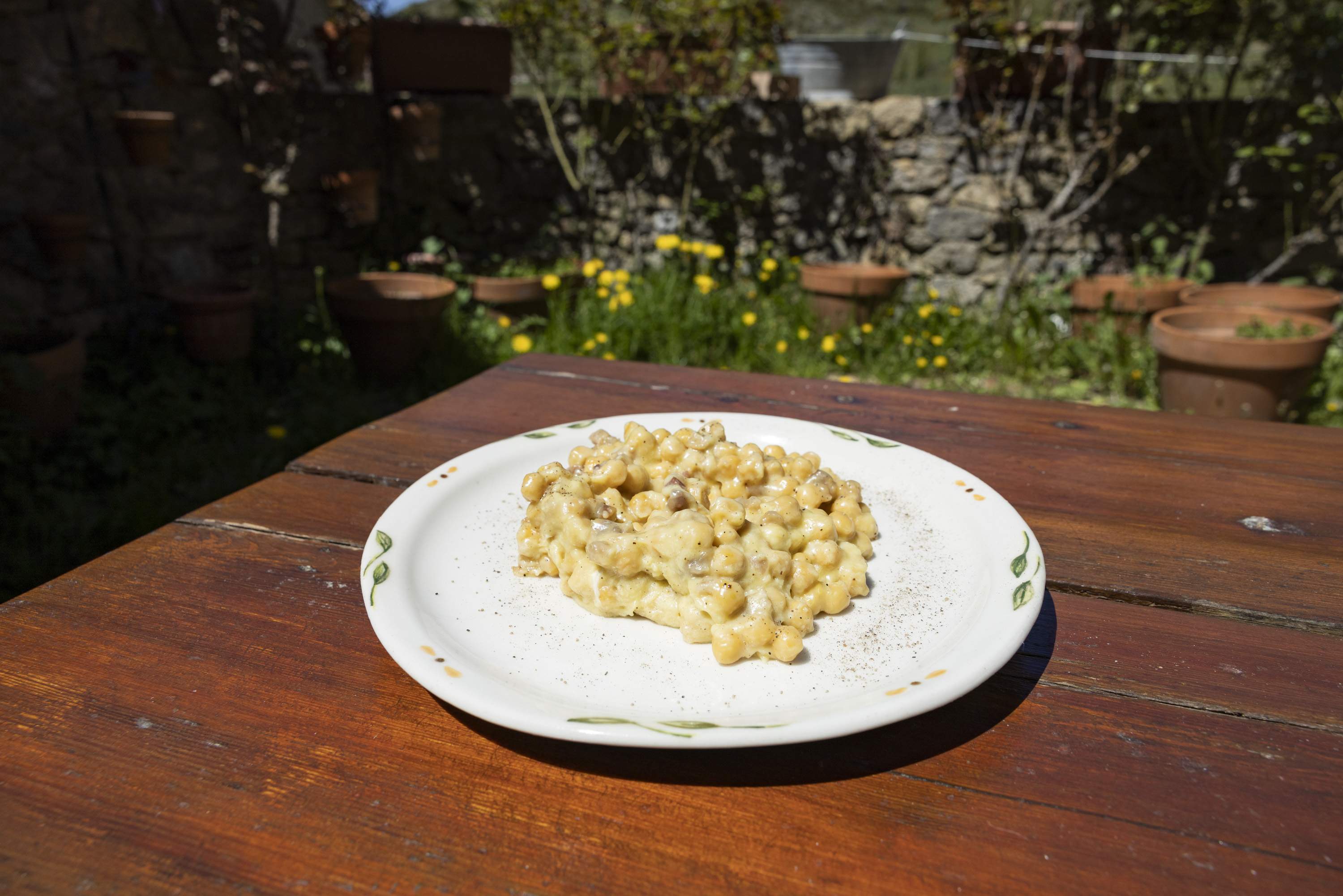 La extraordinaria receta que puedes hacer con solo medio bote de garbanzos y dos huevos