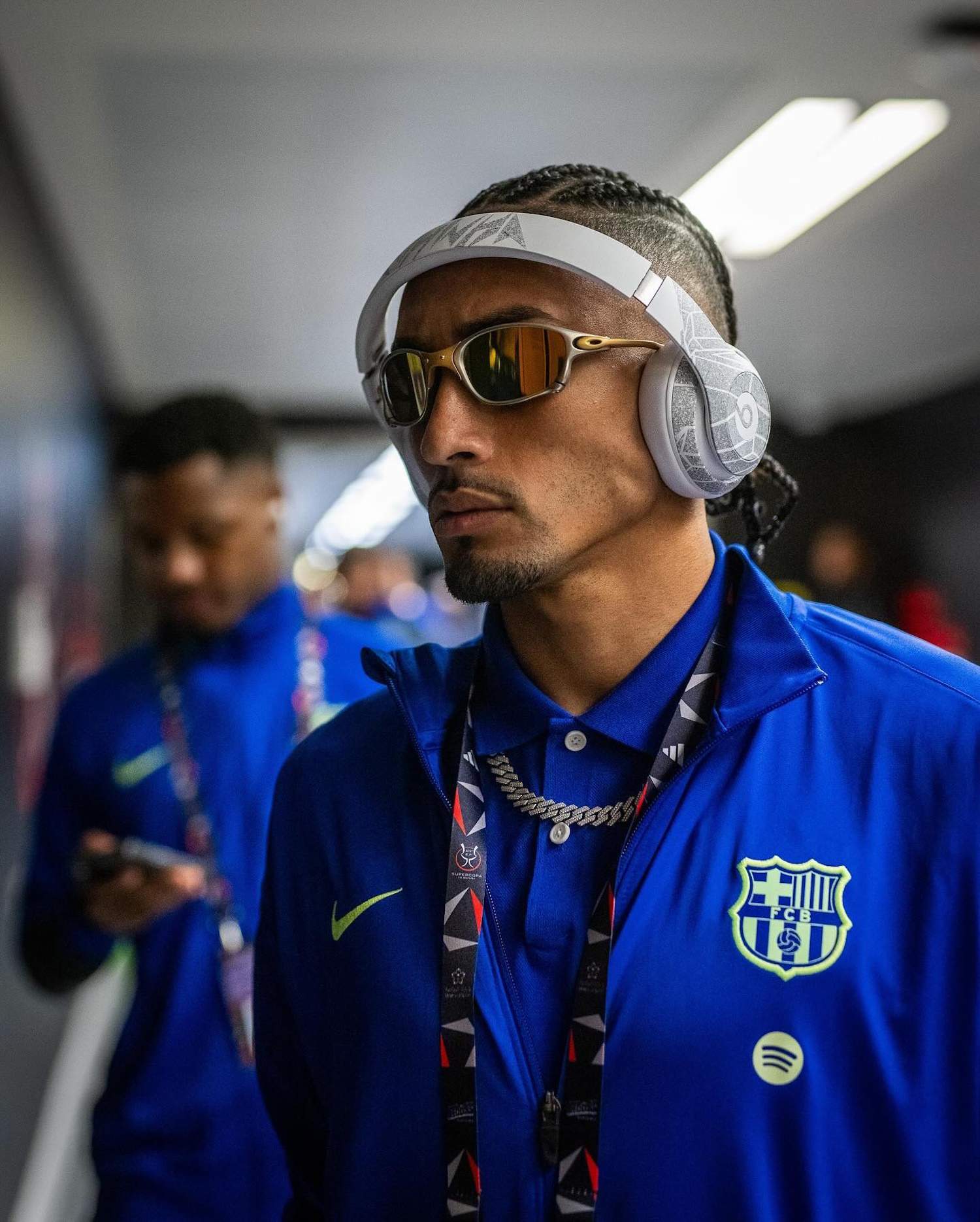 Raphinha amenaça Deco d'anar-se'n del Barça