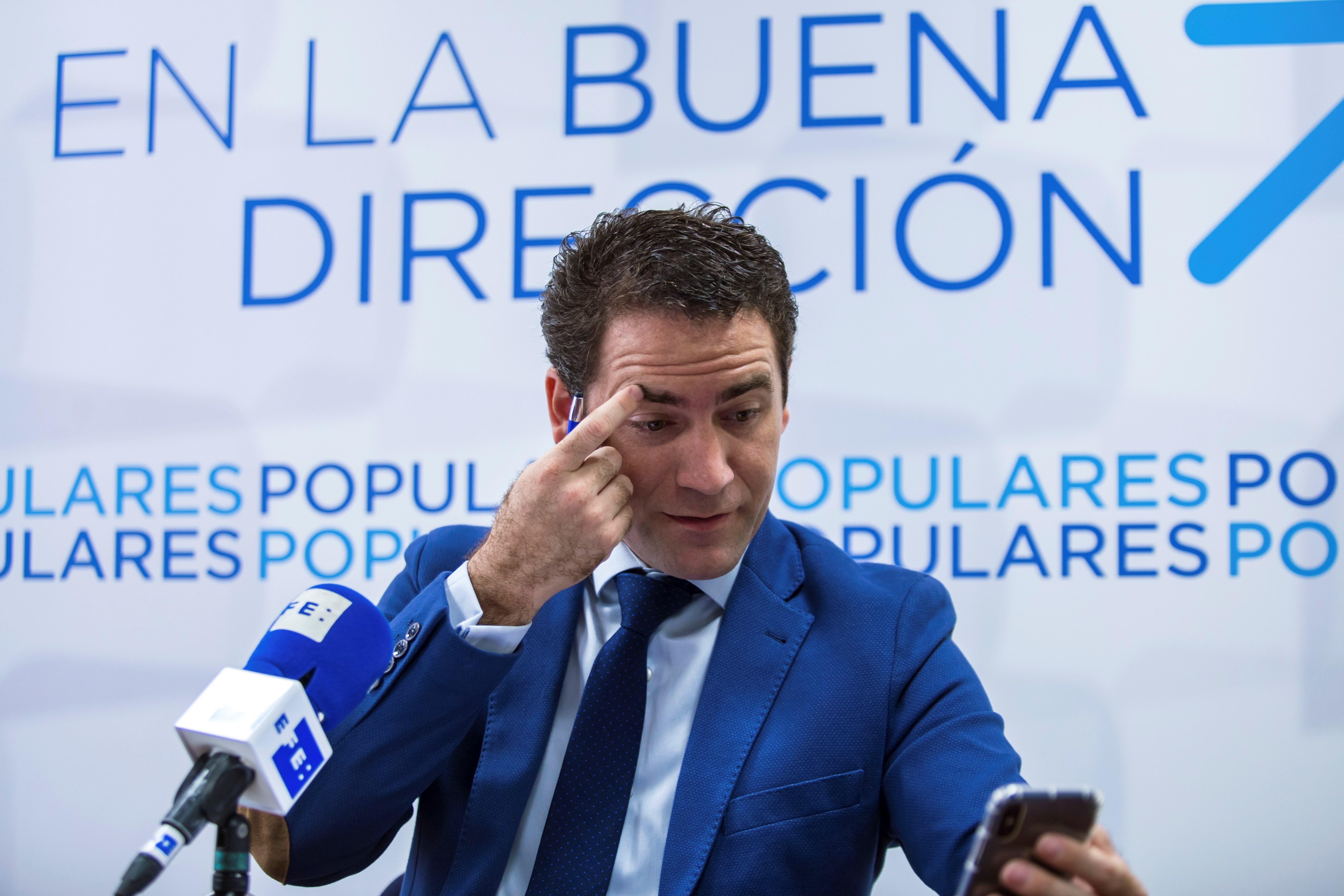 El dirigente del PP campeón de lanzamiento de huesos, fan del Tercio de Flandes