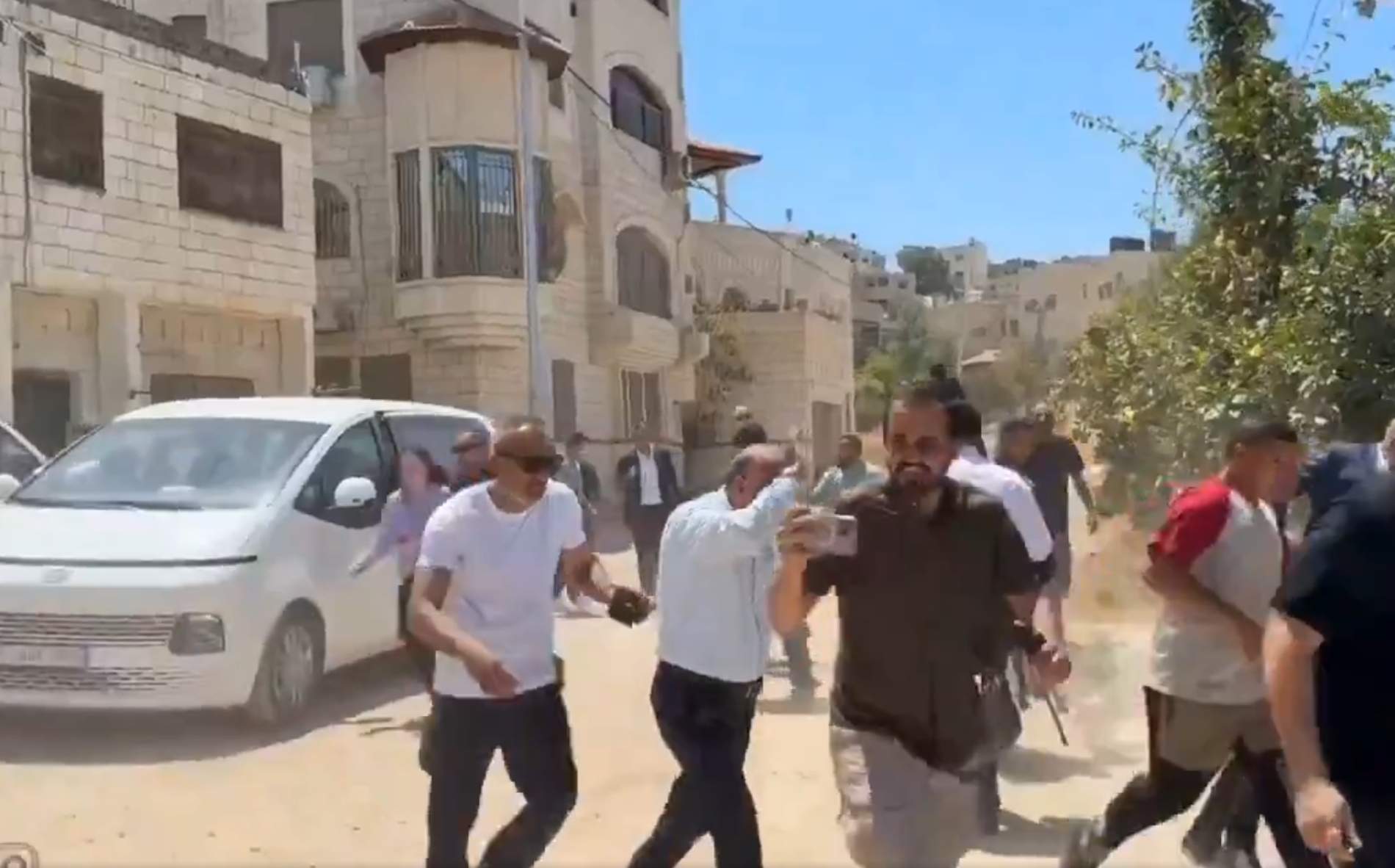 Forces d’Israel obren foc contra una delegació diplomàtica d'europeus, americans i àrabs a Cisjordània