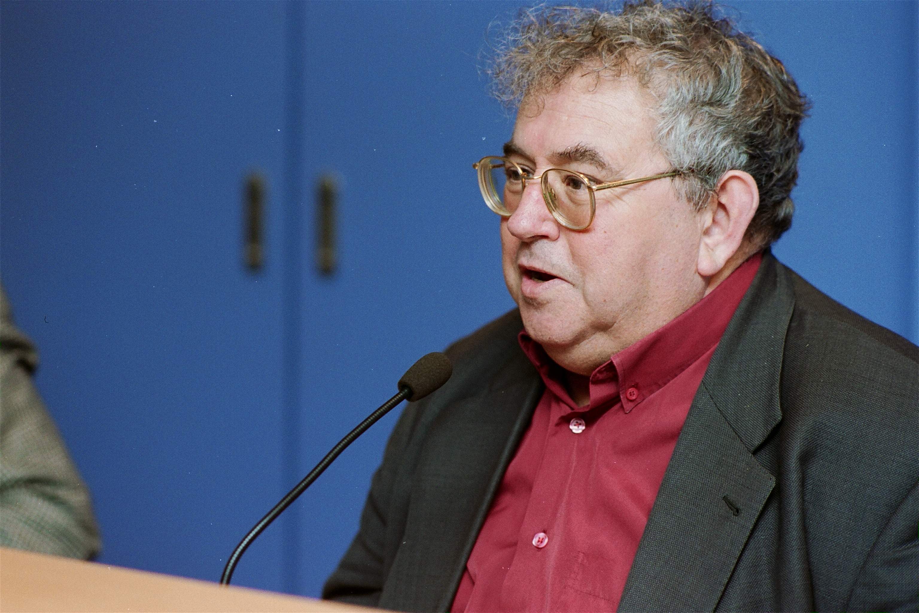 Muere el escritor y político Ignasi Riera i Gassiot