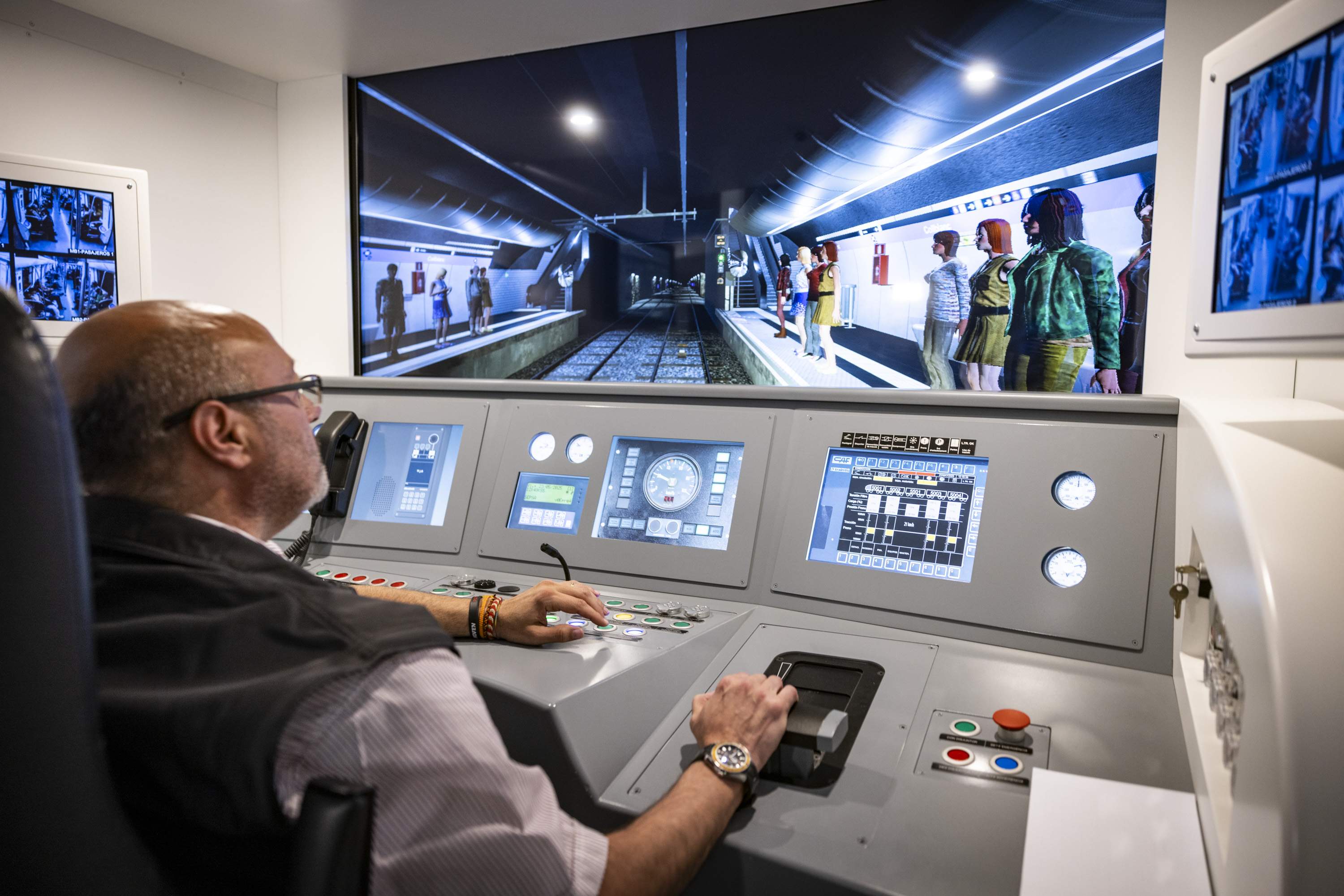 Vols conduir un Metro? TMB obrirà la sala de simuladors a qui ho vulgui provar