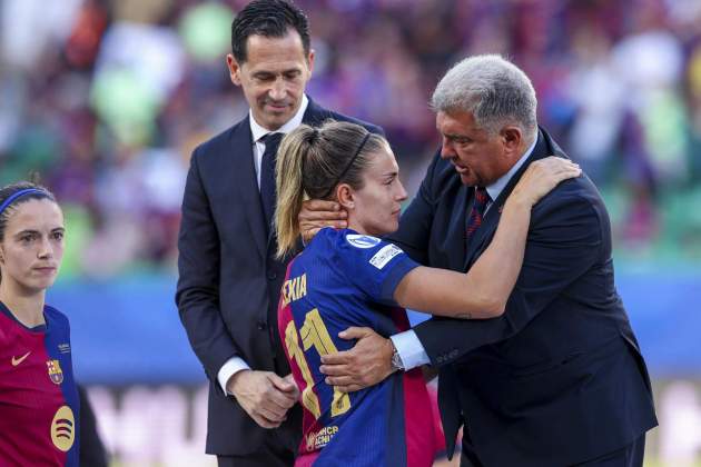 Alexia Putellas Joan Laporta Barça femenino / Foto: EFE Alexia Putellas Joan Laporta Barça femenino / Foto: EFE