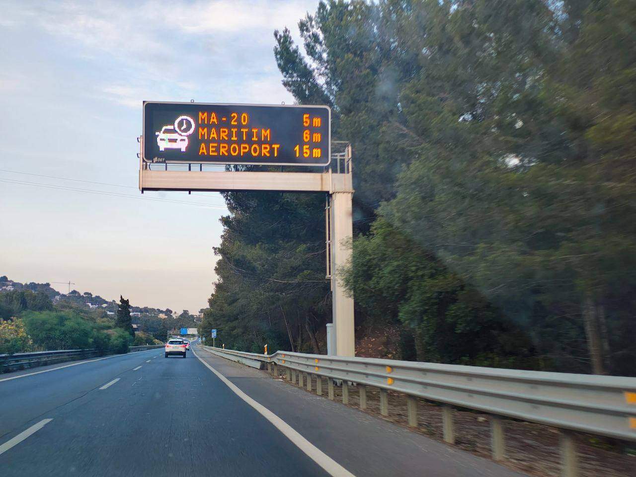 El catalán vuelve a los paneles de las carreteras de Mallorca tras la denuncia de Plataforma per la Lengua