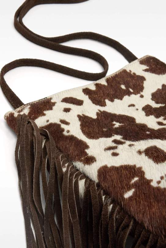 Bolso bombonera de piel con flecos Bolso bombonera de piel con flecos
