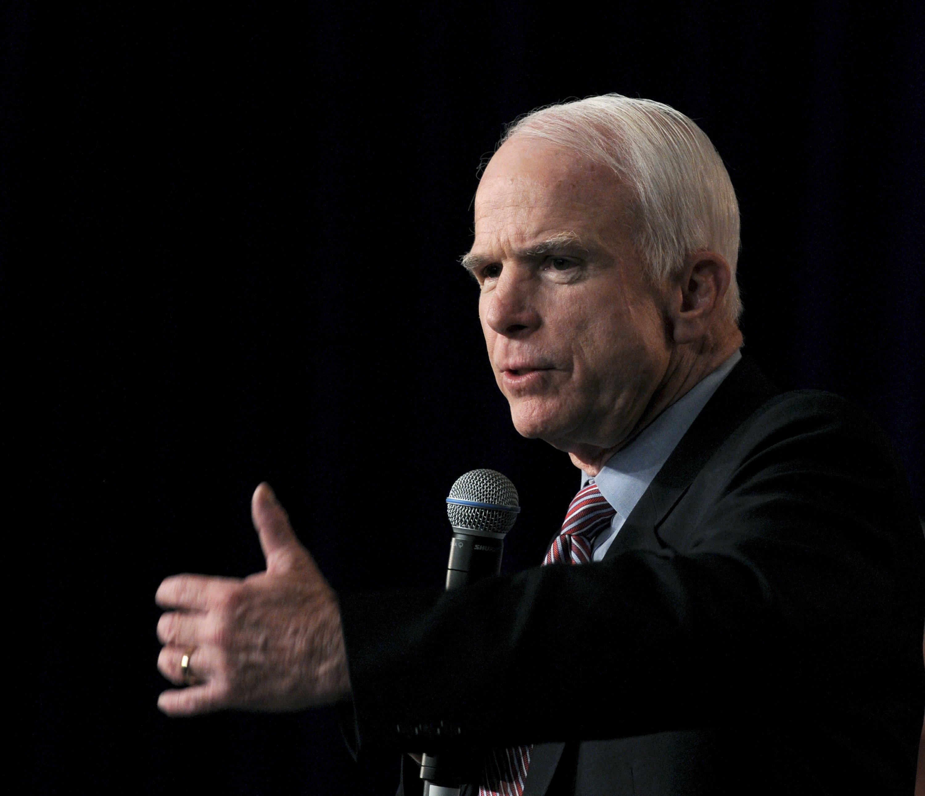 Джон маккейн в молодости. Маккейн песни. Сенатор маккейн. Маккейн сенатор сша. Джон маккейн болезнь.