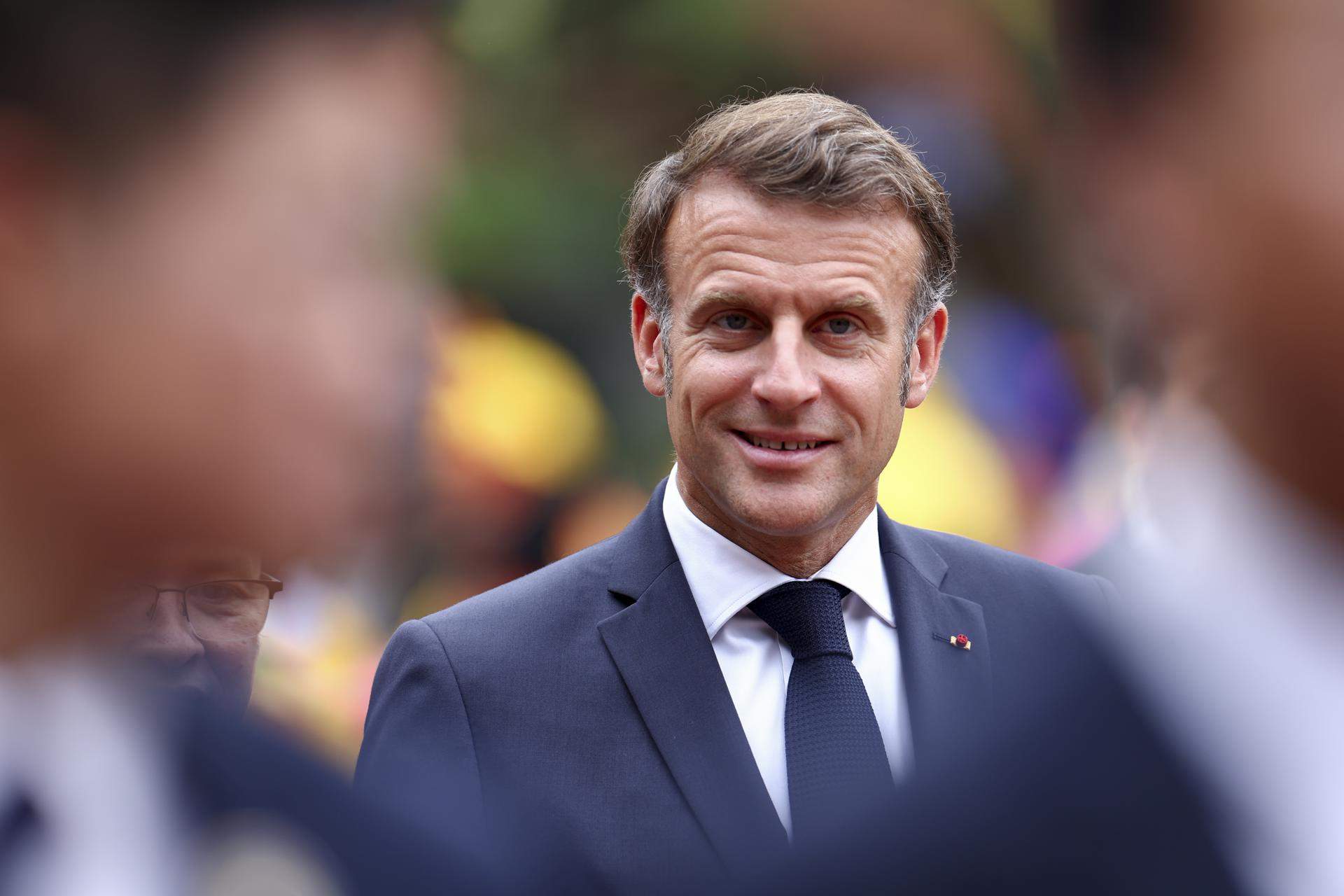 Brigitte Macron, la primera dama de França, li clava una bufetada a Emmanuel Macron | VÍDEO