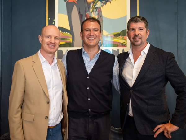Foto esq a dr Stijn Teeuwen, cofundador LUCAS FOX Giuseppe Amitrano, CEO Dils Alexander Vaughan, cofundador LUCAS FOX