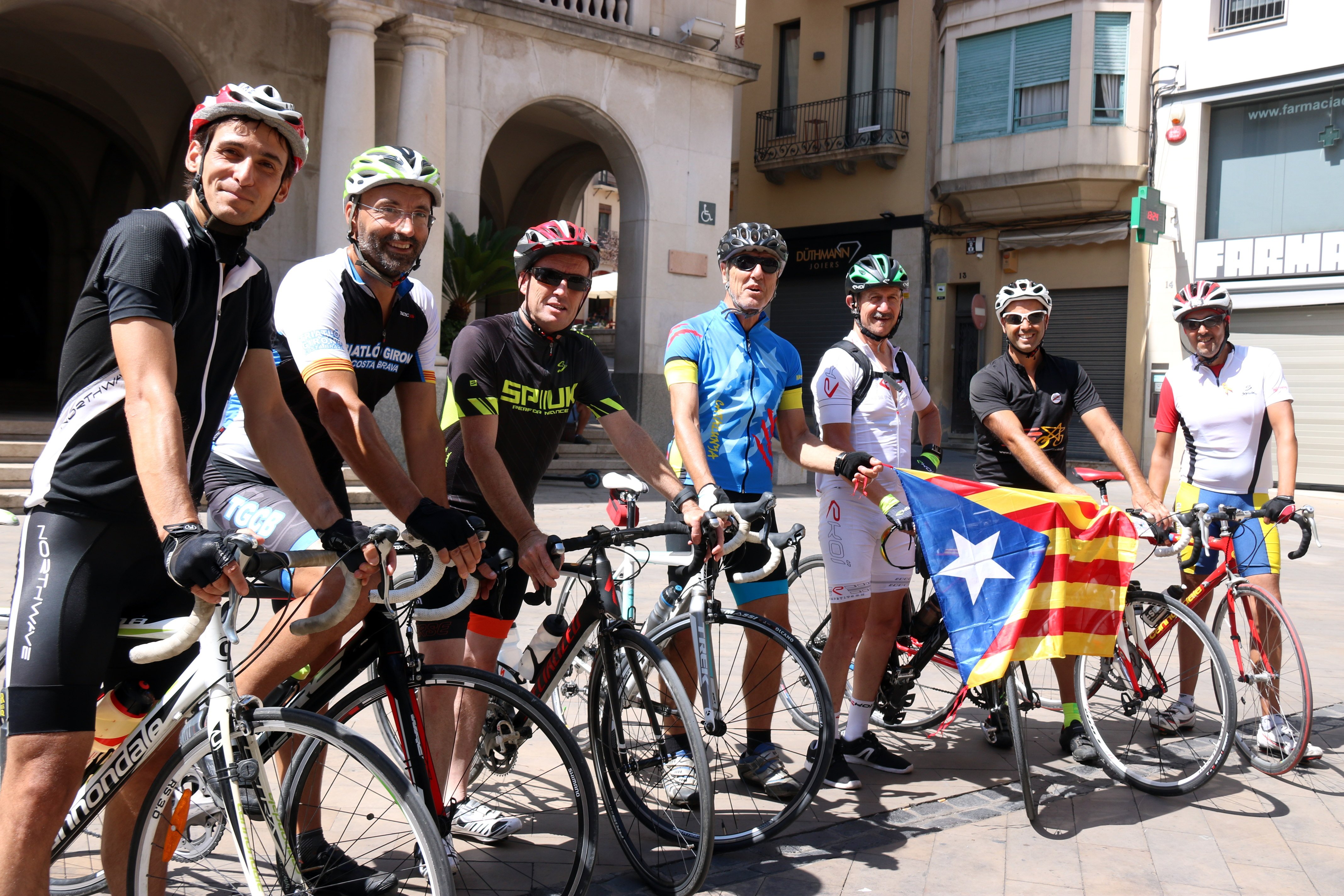 Pedalem per la Independència arriba a Figueres després de visitar tots els presos