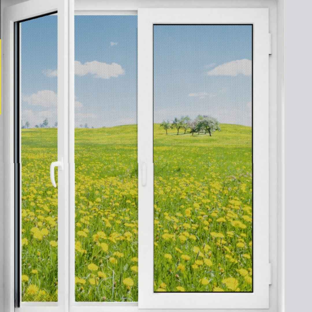 Miles ya la han comprado en Cataluña: la mosquitera barata con Magic Click que se instala en segundos