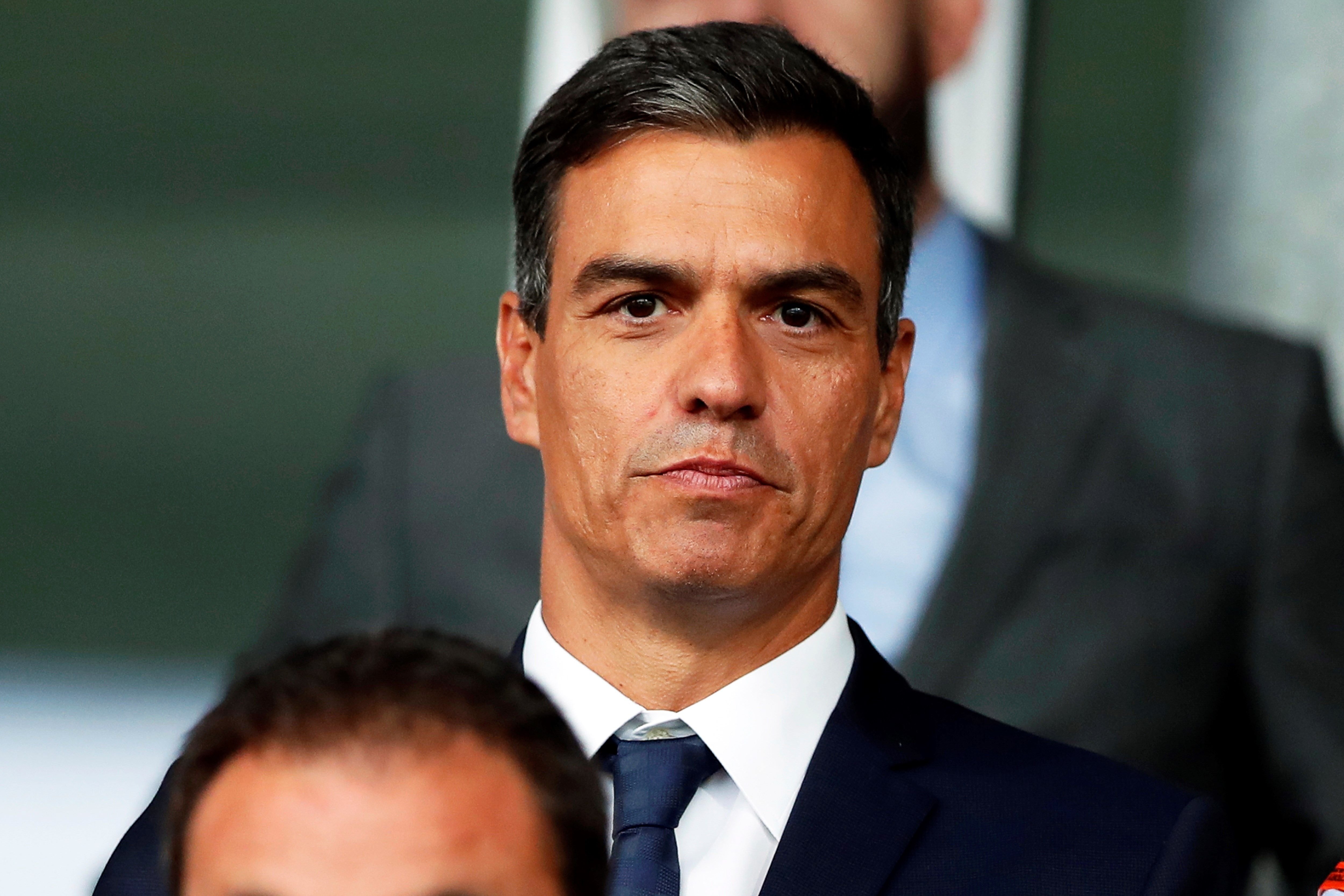 Pedro Sánchez, a la defensiva, anuncia la contractació d'advocats per a Llarena