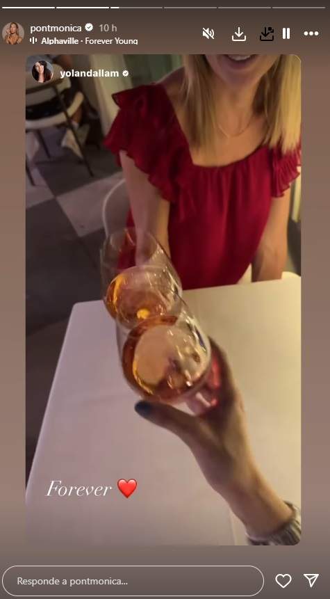Mònica Pont, cenando con una amiga IG Mònica Pont, cenando con una amiga IG