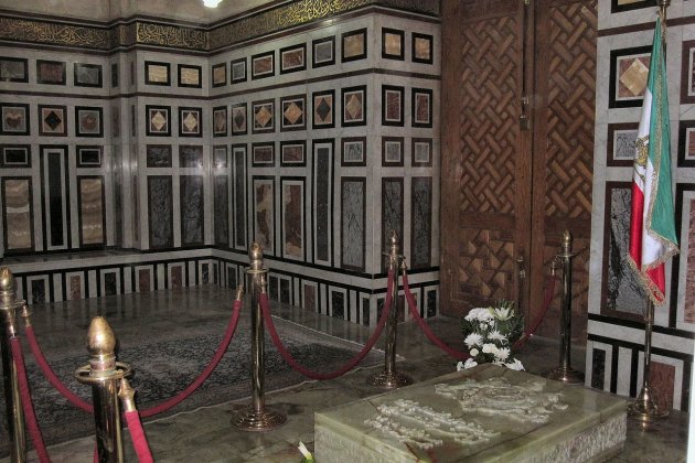 Tomb of Mohammad Reza Pahlavi 2 ahmad badr wikipedia