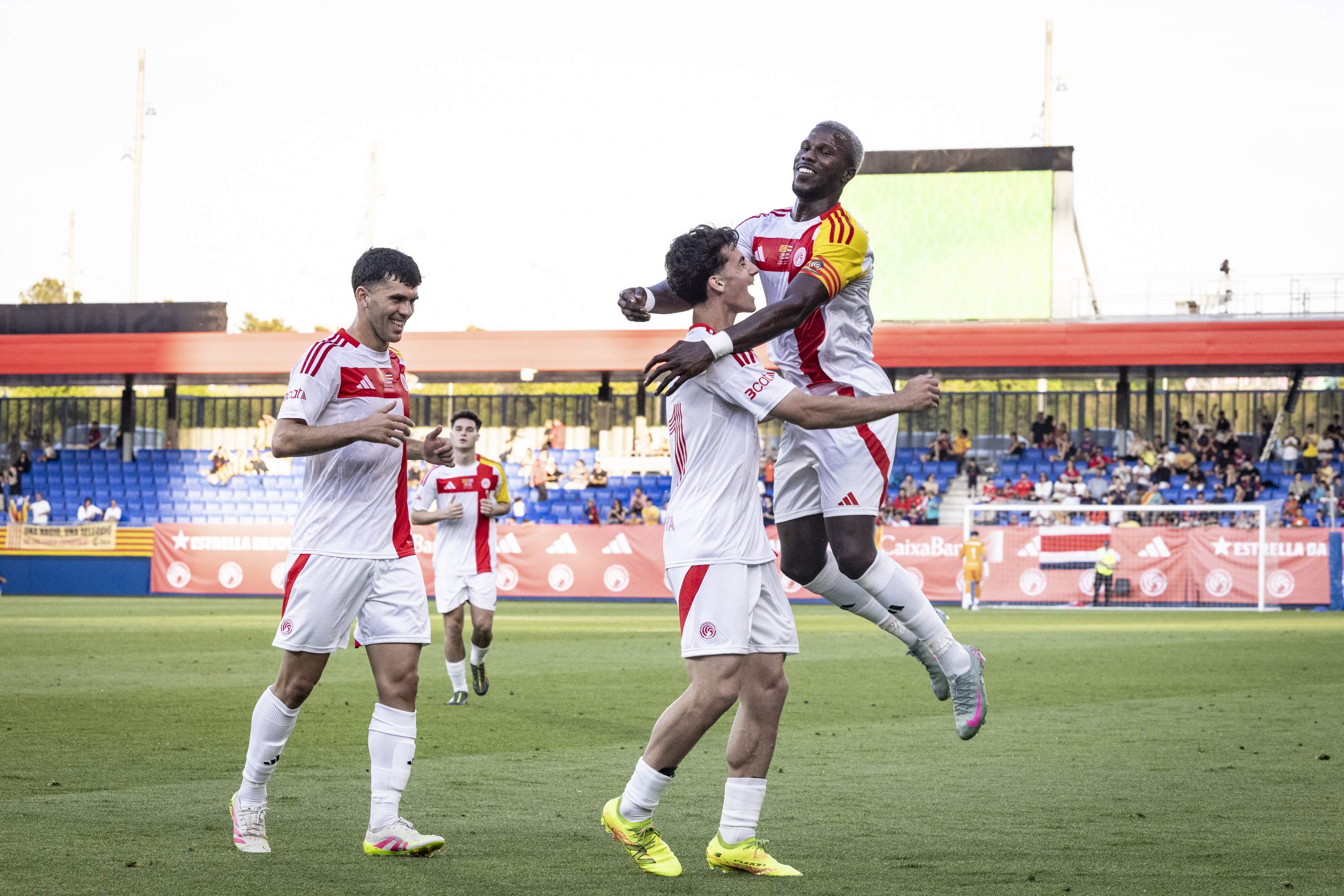 Catalunya es reivindica amb una victòria plena d'orgull contra Costa Rica (2-0)