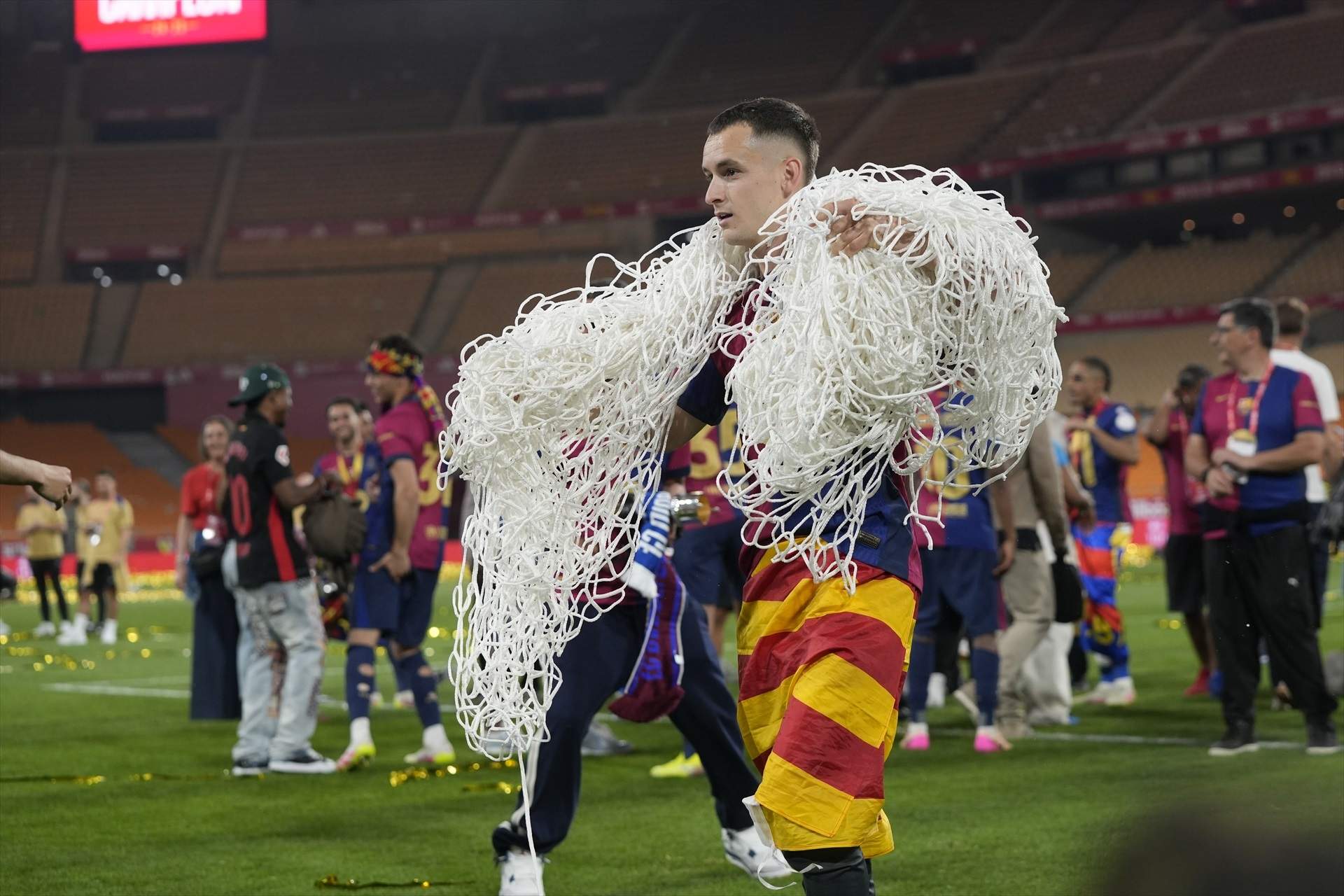 El madridisme esclata contra Marc Casadó per burlar-se d'haver xiulat l'himne del Reial Madrid