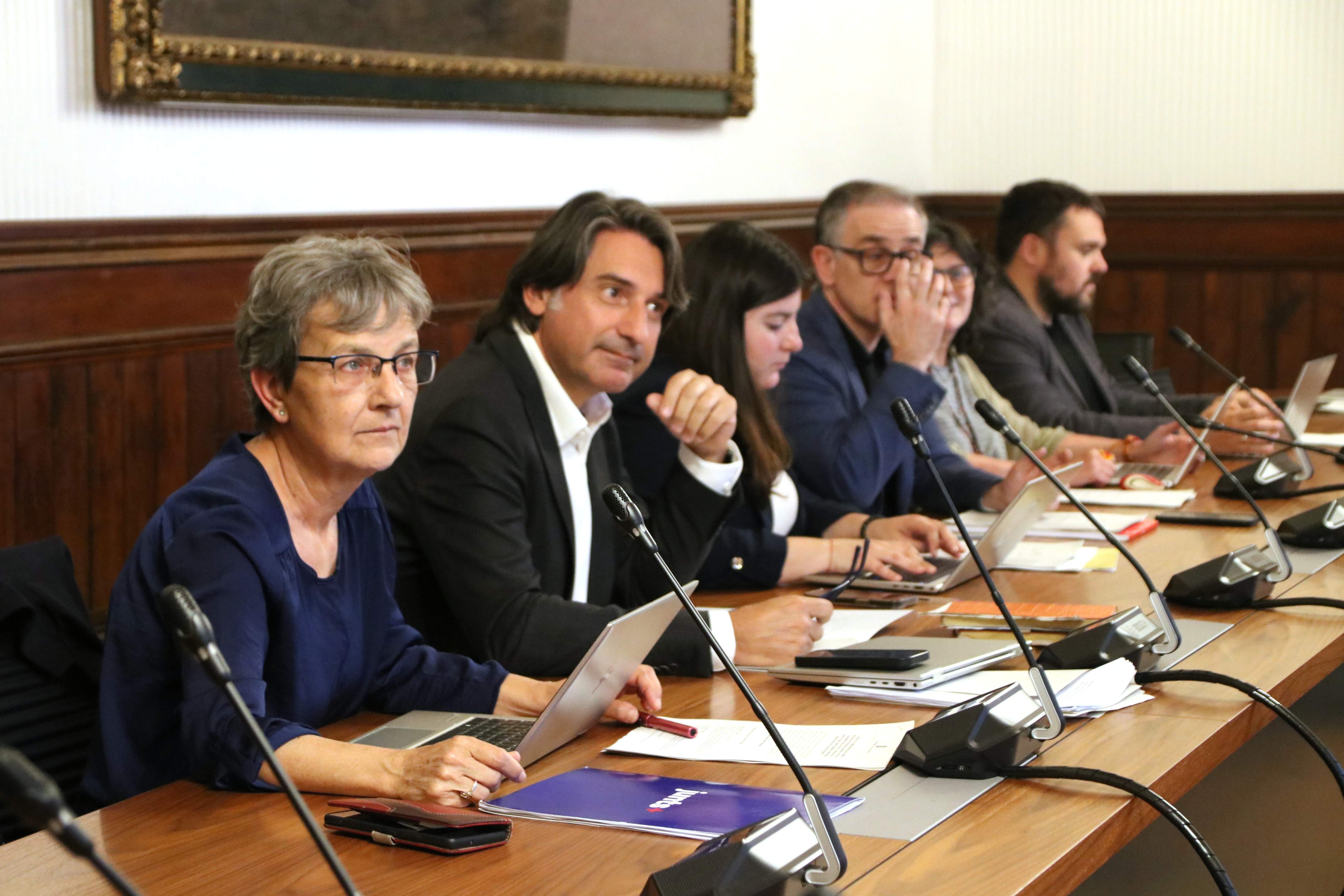 Junts, ERC, comunes y la CUP reclaman la comparecencia de Marlaska y Robles en el Parlament por Pegasus