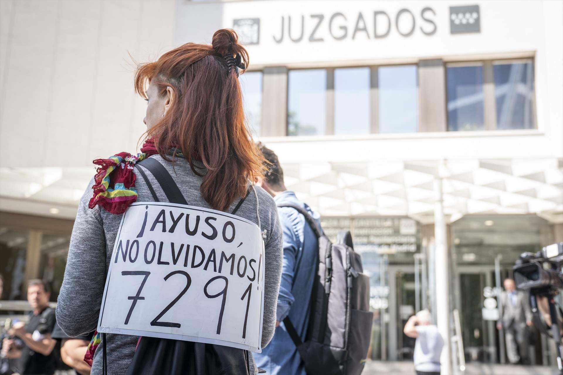 Una nueva causa imputa tres cargos del gobierno de Ayuso y una geriatra por las muertes en las residencias