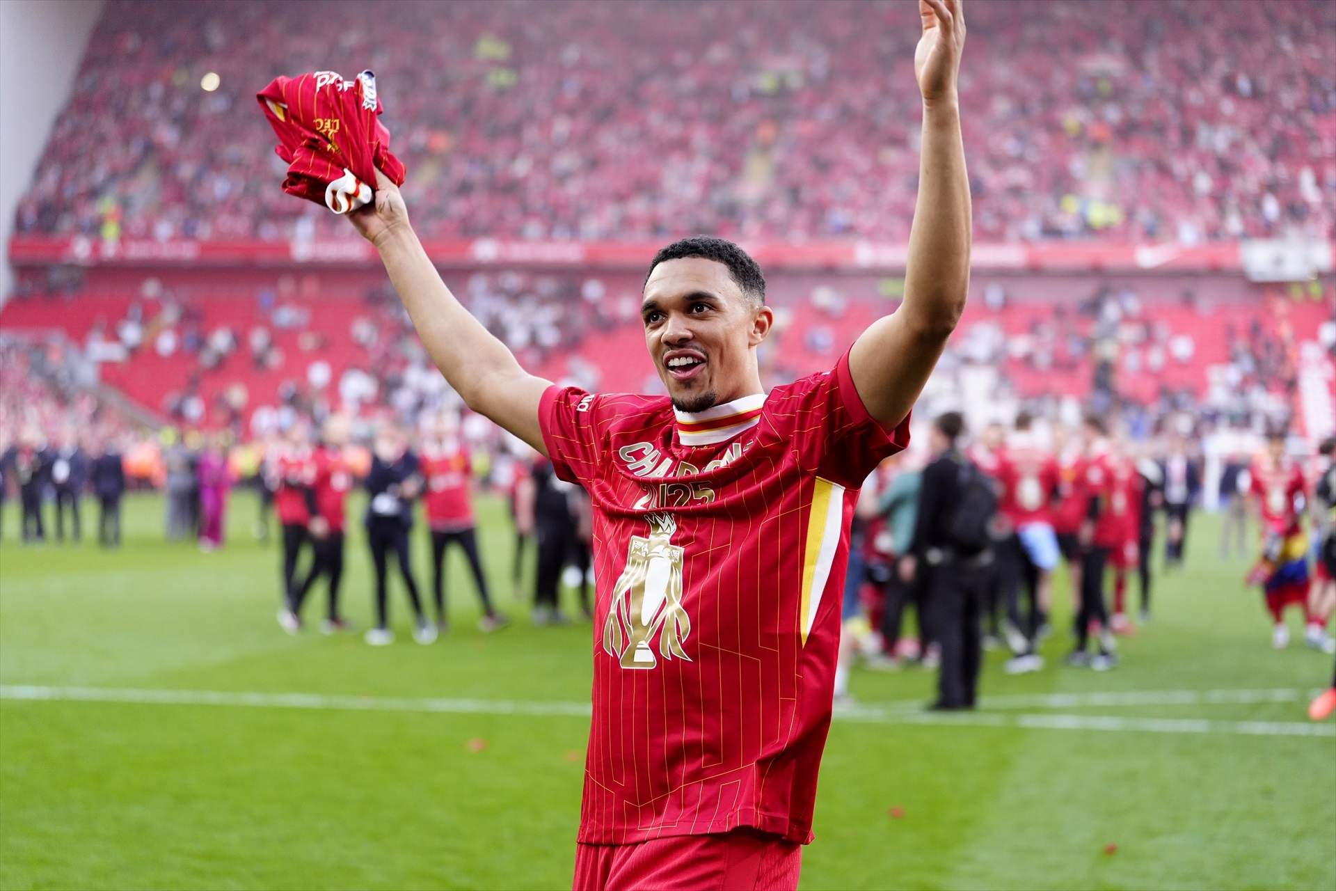 La llegada de Alexander-Arnold al Real Madrid, en el ojo del huracán por sus cifras difusas