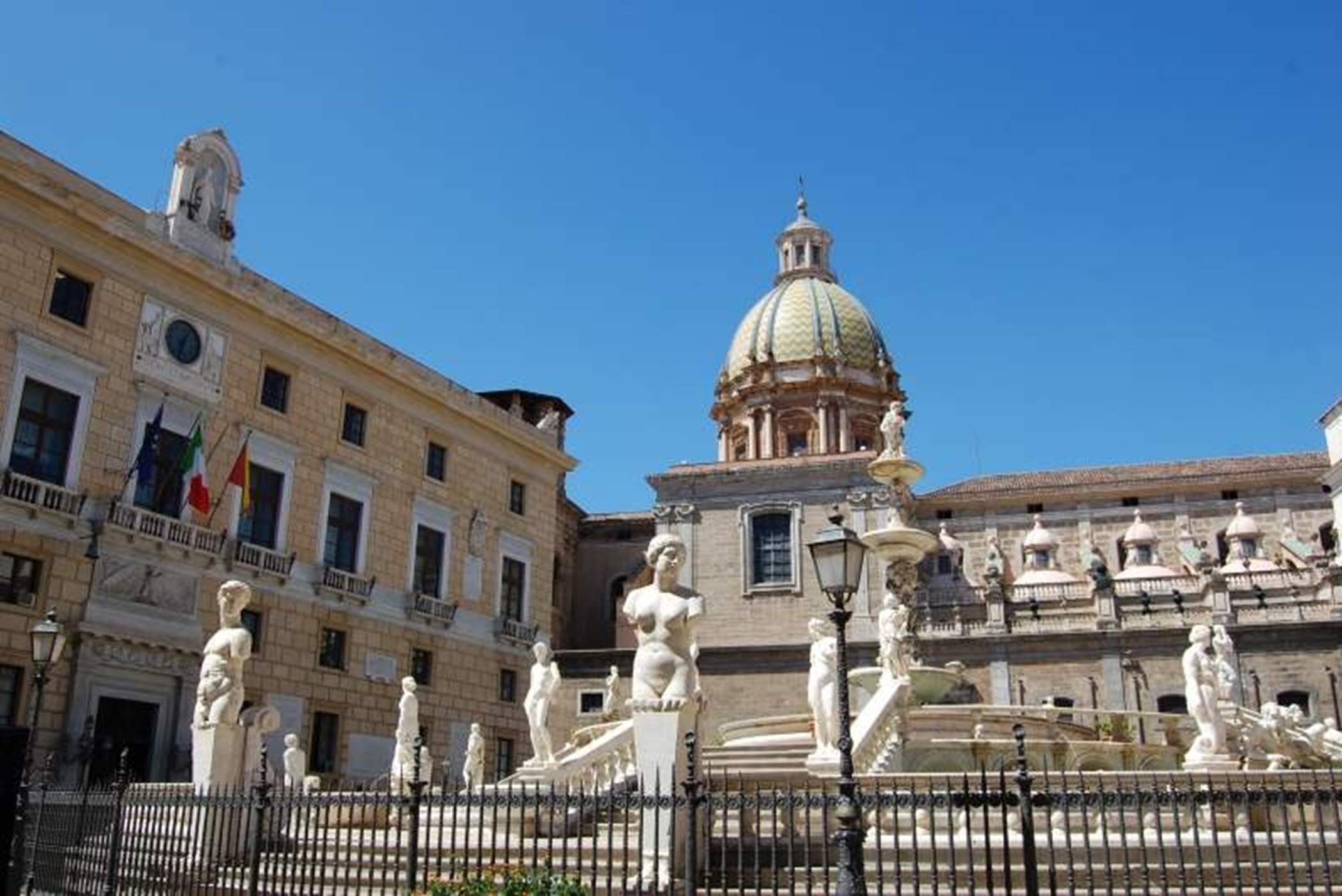 Palermo. Fontana Pretoria. Font Comune di Palermo Palermo. Fontana Pretoria. Font Comune di Palermo