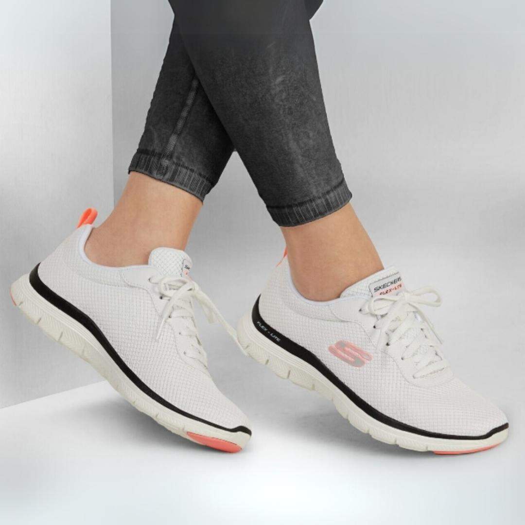 Si acabas el día con los pies hinchados, estas Skechers te cambian la vida