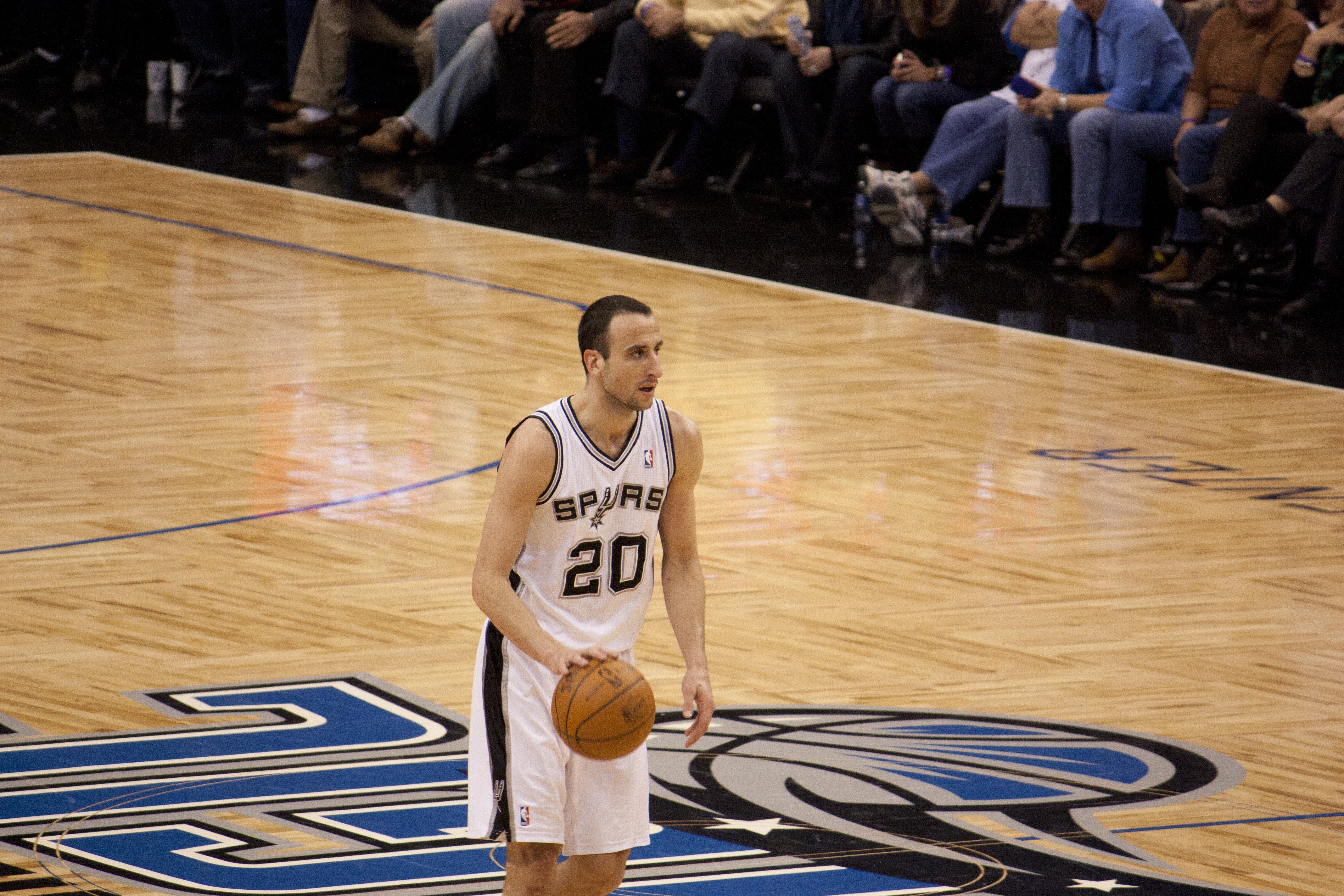 La estrella de los Spurs Manu Ginóbili anuncia su retirada del baloncesto