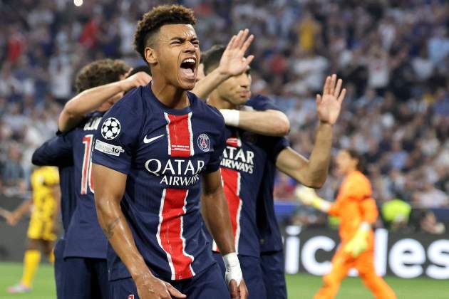 Doué PSG celebracio final champions foto EFE Doué PSG celebracio final champions foto EFE