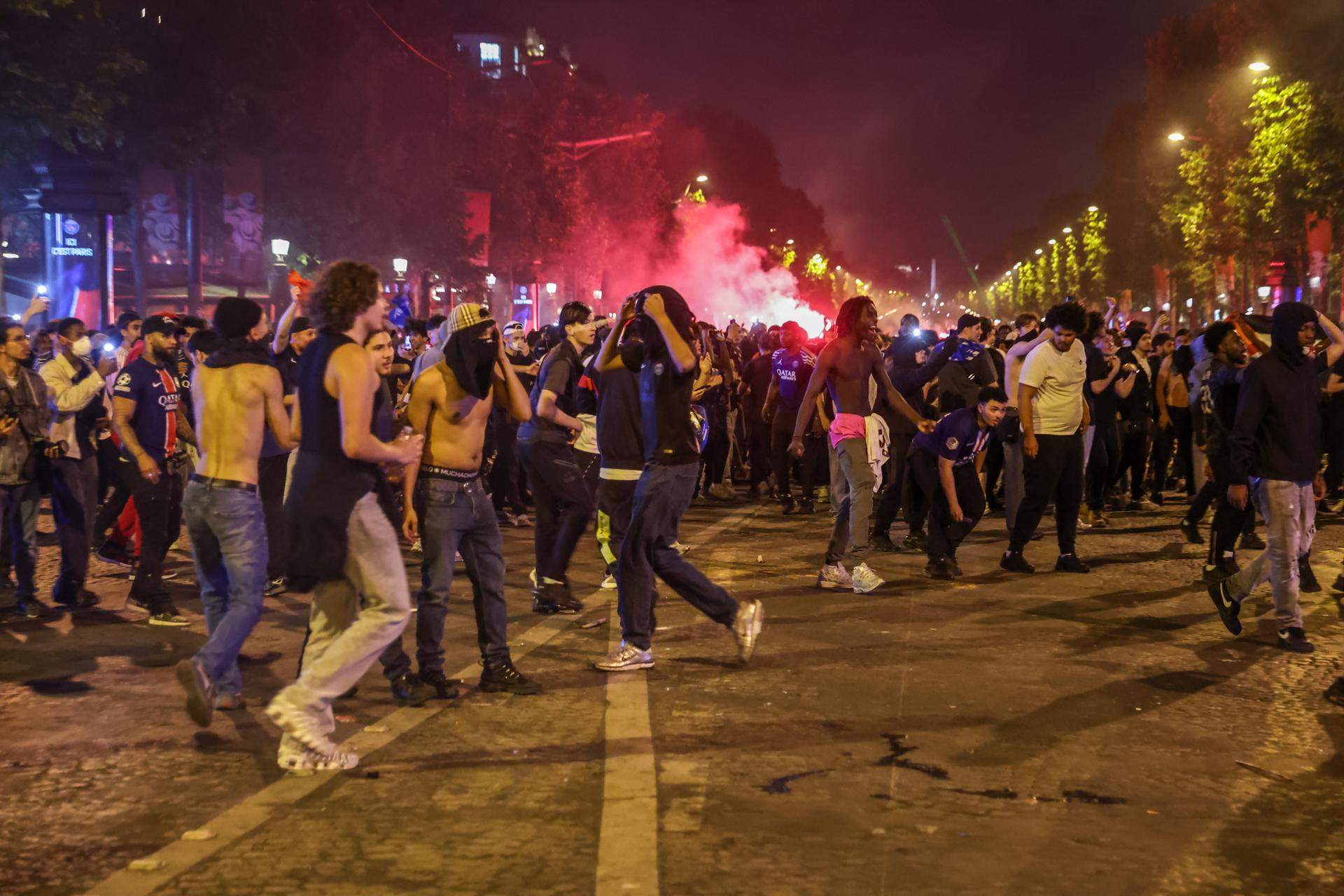 Dos morts i més de 500 detinguts a París per incidents en la celebració de la Champions del PSG
