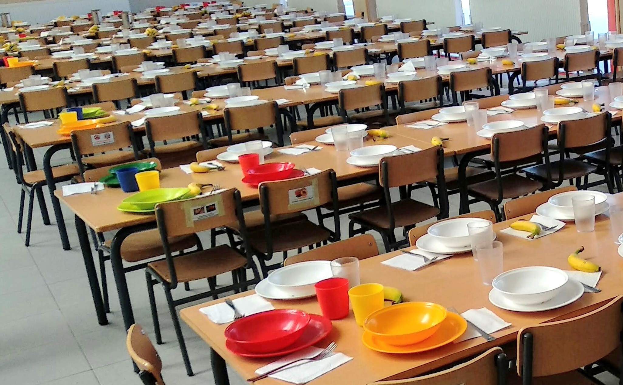 Govern i Comuns acorden restablir el menjador als instituts més vulnerables i afegir hores de reforç escolar