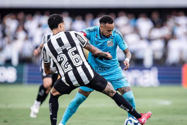 Neymar control pilota Santos