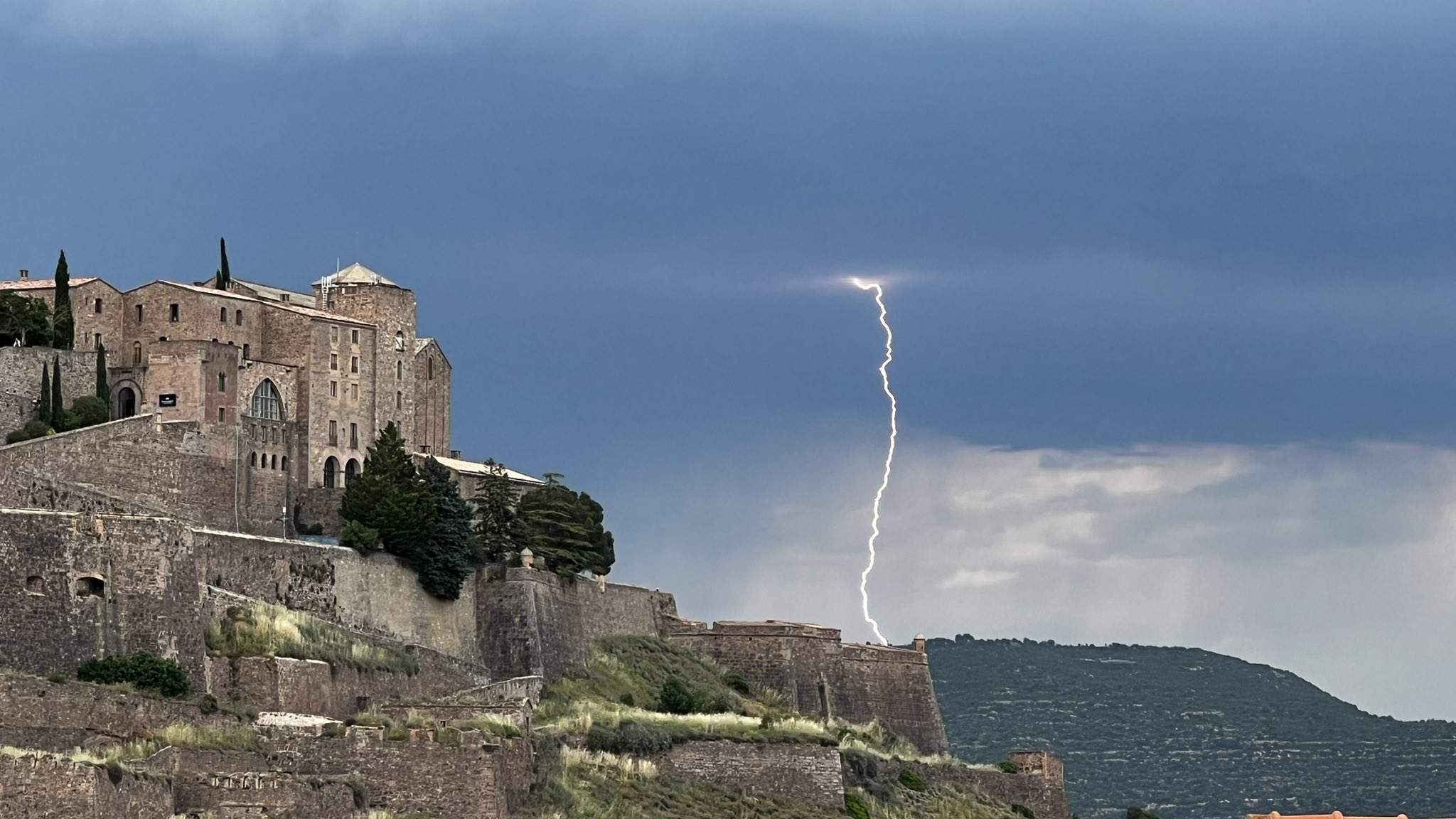 Novetats del temps a Catalunya: juny portarà tempestes explosives i calorades fortes